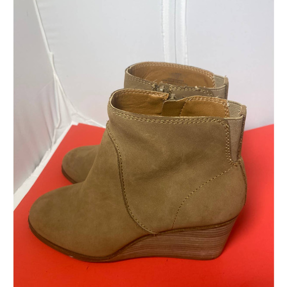 Lucky Brand Booties Tan Suede Side Zip High Wedge Heel Ankle size 7.5 M NWT - Picture 3 of 10